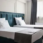 מלון Anna Palace רוסה