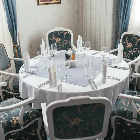 מלון Anna Palace 4*