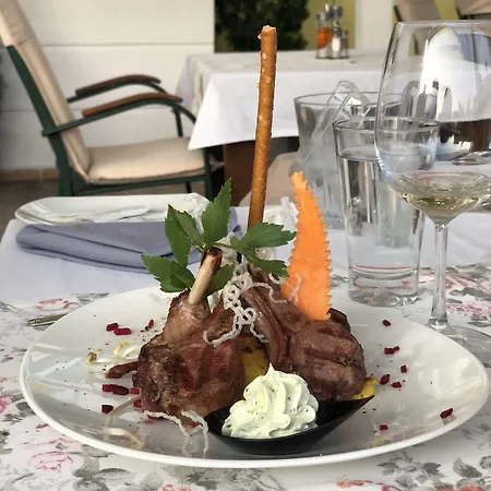 מלון Anna Palace 4*