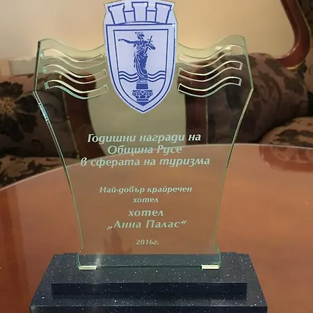 анна палас